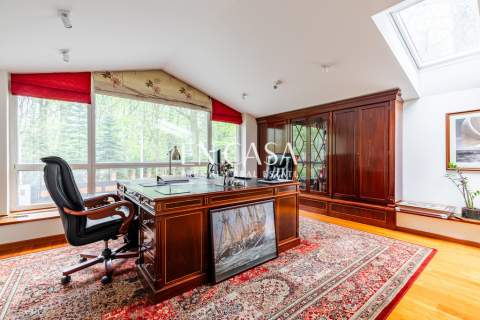 Willa 450 m2 na dużej działce blisko 4500 m2