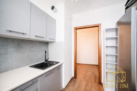 3 pokoje Os. Avia Balkon 2 piętro