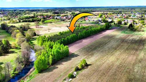 Wyjątkowa działka nad rzeką i z własnym lasem.