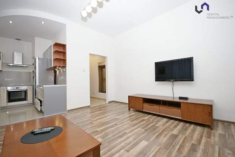 2 POKOJE, GARAŻ MIEJSCE POSTOJOWE 