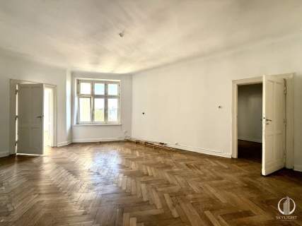 2-pok. mieszkanie w zadbanej kamienicy w centrum