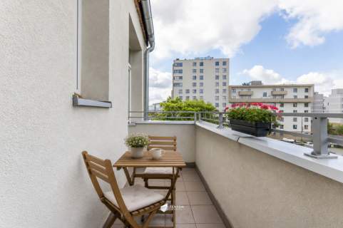3 pokoje 81 m Balkon Klimatyczna kamienica