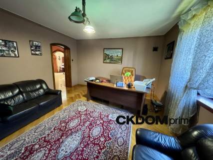 Przestronny dom 360 m z ogrodem   Piękny ogród