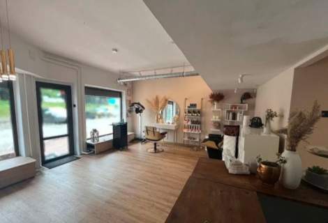 Lokal usługowy 78,4 m Katowice Os. Tysiąclecia