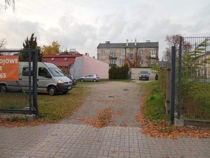 Miejsce postojowe za bramą na pilota-Krochmalna 31