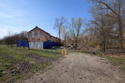 DZIAŁKA INWESTYCYJNA MARKI PRZY TRASIE S8
