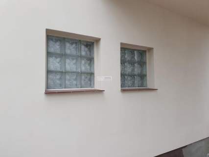 Parter bliźniaka przy Zwoleńskiej- 50m2 z witrynami