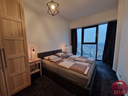 Na wynajem komfortowy apartament w sercu miasta.