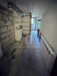 DOM W MIEJSCOWOŚCI FOLUSZ