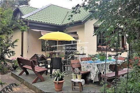 Dom z Basenem na Działce 1100 m2 - Konstancin-Jezi