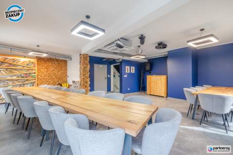2-letni budynek w centrum Małego Kacka