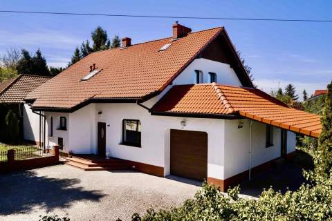 Przestronny dom z ogrodem i strefą relaksu