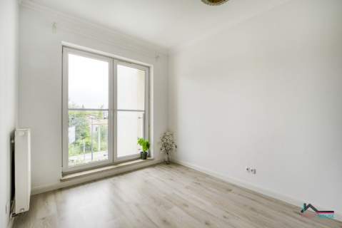 2 i pół pokojowe, widne, z dużym balkonem 