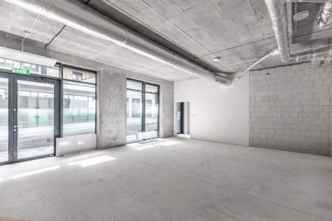 Lokal o pow. 145 m2 z witrynami Centrum