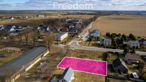 Działka Budowlana 20x37   Komorniki