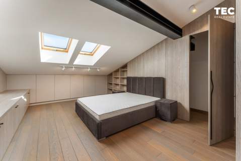 Dwupoziomowy apartament z widokiem na Wawel