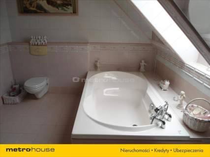 DOM WOLNOSTOJĄCY KOMORNIKI, 8-10 POK
