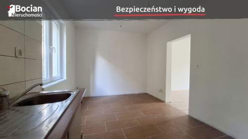 Lokal użytkowy Duży teren przed budynkiem 