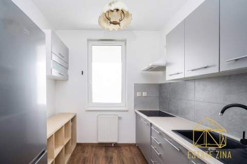 3 pokoje Os. Avia Balkon 2 piętro
