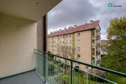 Zamknięty parking 3 pokoje Balkon