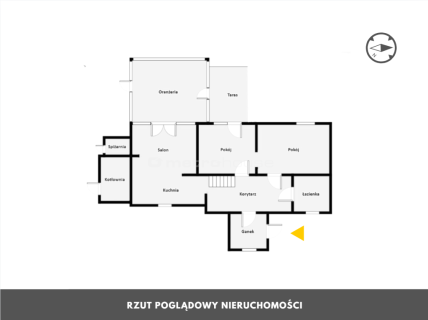 Dom w lesie blisko jeziora w Parku Krajobrazowym