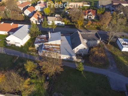 Budynek mieszkalno - komercyjny, Kucharzowice.