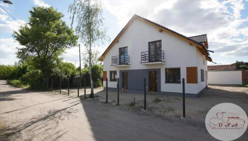 5 pok. taras z boku budynku Pecna 750 m PKP