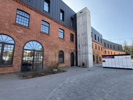 Lokal usługowy 36m , klimatyzacja, winda, parking 