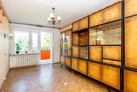 3 pokoje z balkonem i piwnicą