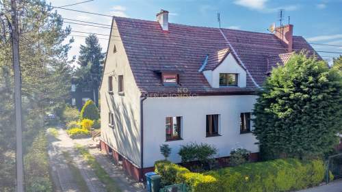 Przedwojenna willa z werandą na Karłowicach