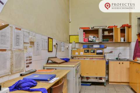 Hala z suwnicą 726,17 m2, Gdańsk, sprawna suwnica
