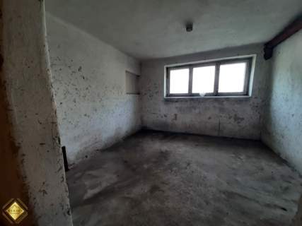 Dom do remontu - może zaskoczyć swoją przestrzenią