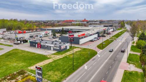 Lokal 244m z WŁASNYM PARKINGIEM 8 miejsc 