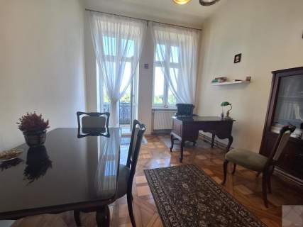Lokal w centrum na mieszkanie lub kancelarię