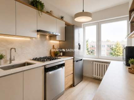 Balkon, blisko tramwaj,dwa pokoje do remontu