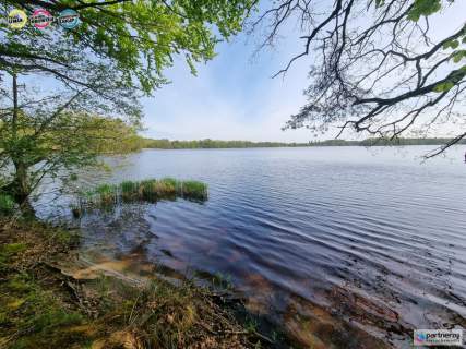 Działka z linią brzegową nad jeziora Salinko