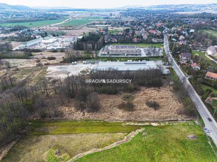 Atrakcyjna nieruchomość usługowa w Brzeziu 1,19 ha