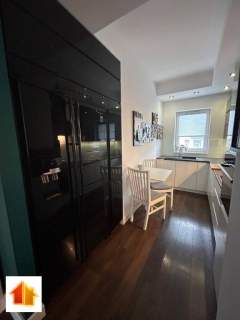 Piętrowy apartament z garażem w centrum