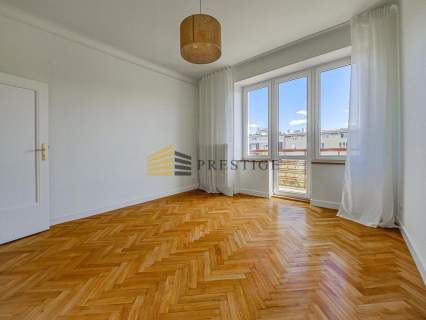 Elegancki 4 pokojowy apartament w kamienicy