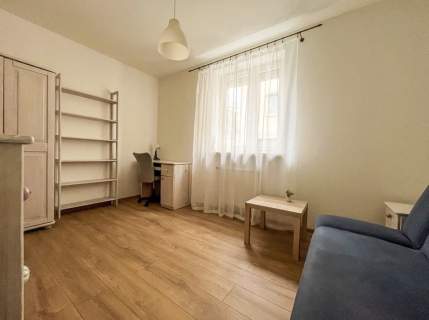 3 pokoje 76 m parter balkon