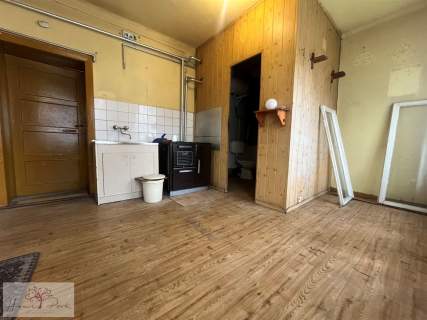 Dom z dwoma mieszkaniami na parterze Pabianice