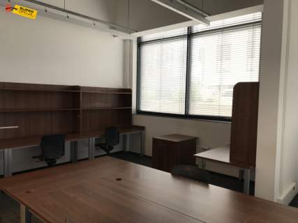 Lokal handlowy, biuro witryna parking