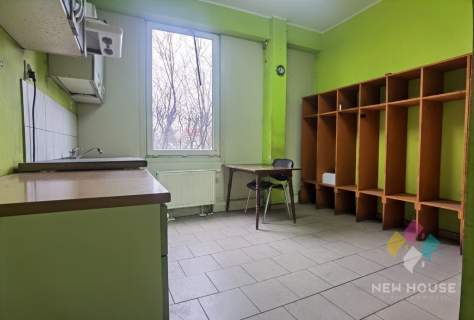 Lokal usługowo-magazynowy, ogrzewany, z parkingiem