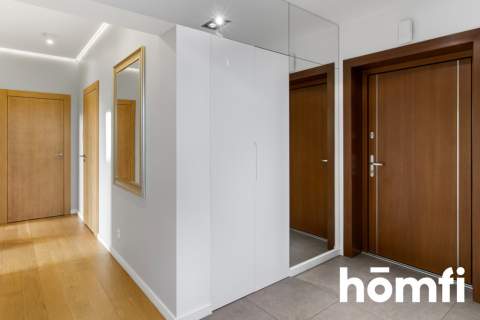 Przestronny apartament na ostatnim piętrze 