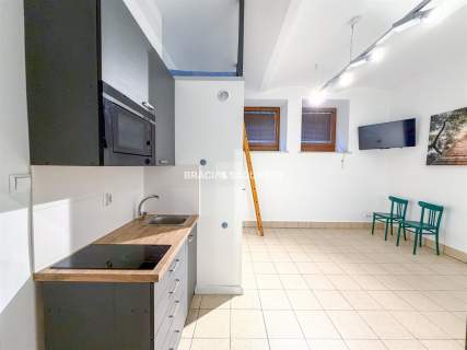 Lokal użytkowy / 22 m / Lubicz / centrum