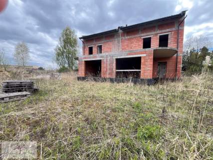 Nowe bliźniaki z garażem i poddaszem st. surowy