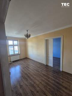Kazimierz inwestycyjne 49,02 strych 15,55 m
