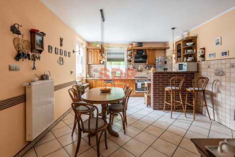 Lokal dom zaplecze działka 1649 m2 inwestycja 2w1