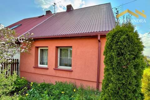 Klimatyczny bliźniak z garażem na zadbanej działce