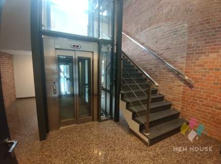 Loft usługowo-biurowy z parkingiem - Koszary Park
